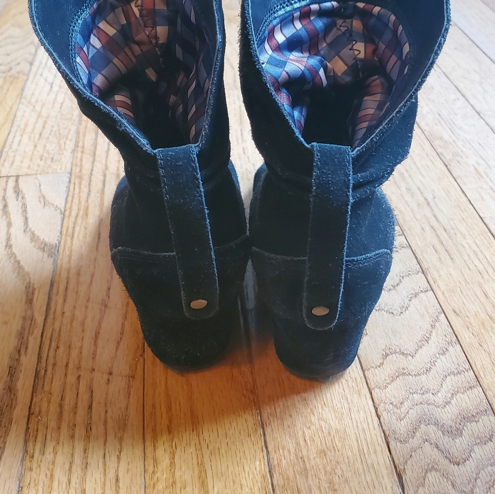 Booties - Picture 3 of 5